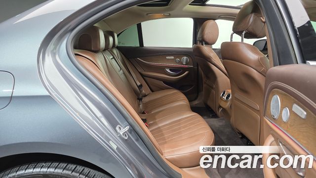 Mercedes-Benz E-Class (W213) E300 4MATIC Exclusive 2019 — фото 12