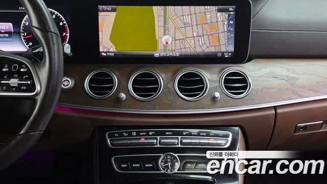 Mercedes-Benz E-Class (W213) E300 4MATIC Exclusive 2019 — фото 14