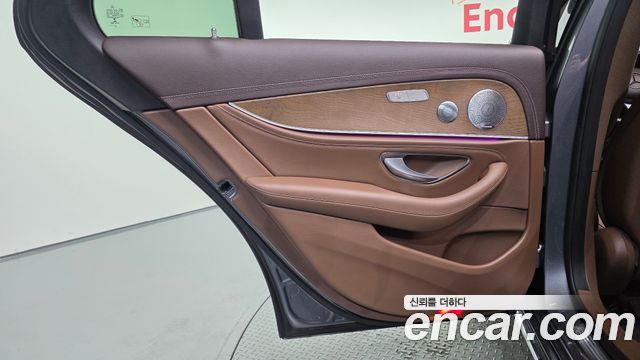 Mercedes-Benz E-Class (W213) E300 4MATIC Exclusive 2019 — фото 25