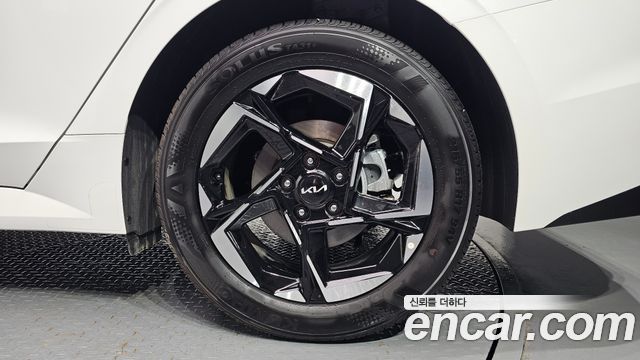 Kia K5 (III) 2.0 Noblesse 2025 — фото 27