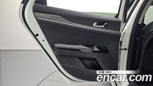 Kia K5 (III) 2.0 Noblesse 2025 — фото 31