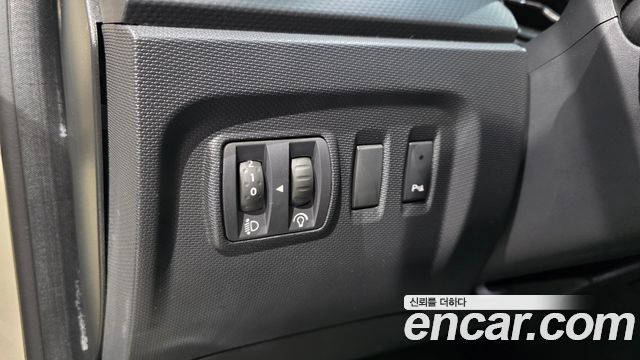 Renault Korea QM3 RE 2015 — фото 16