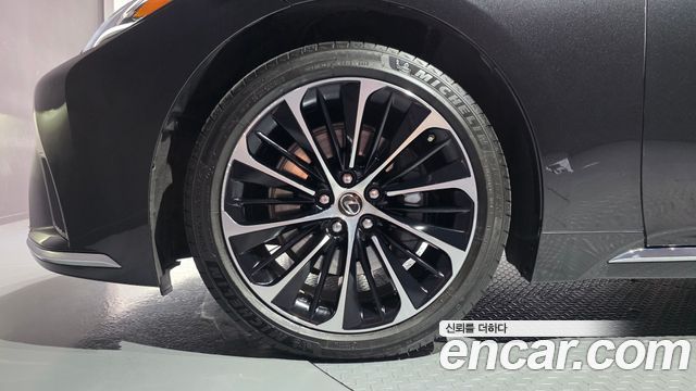 Lexus LS500 (V) 3.5 Luxury AWD 2021 — фото 5