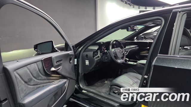 Lexus LS500 (V) 3.5 Luxury AWD 2021 — фото 10