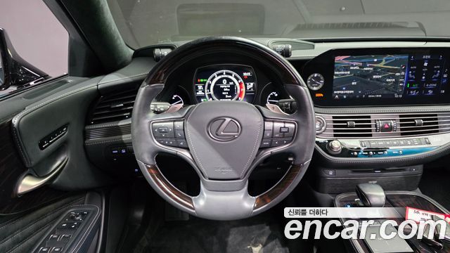 Lexus LS500 (V) 3.5 Luxury AWD 2021 — фото 17