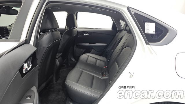 Kia K3 (II) 1.6 Prestige 2024 — фото 12