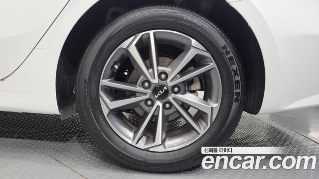 Kia K3 (II) 1.6 Prestige 2024 — фото 21