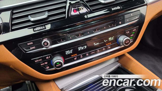 BMW 5 Series (G30) 520d M Sport Special Edition 2018 — фото 20