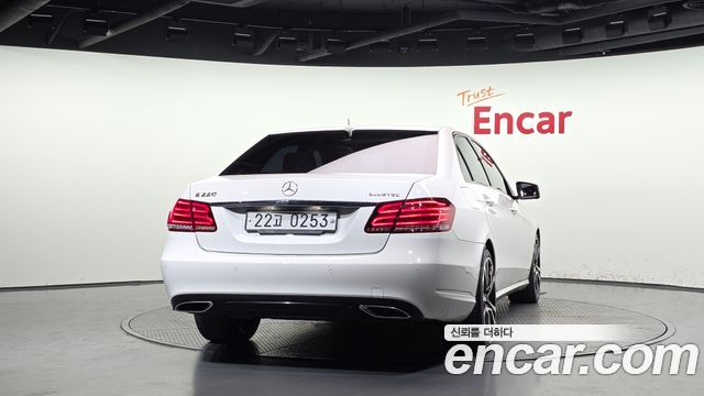 Mercedes-Benz E-Class (W212) E220 Bluetec Avantgarde Sport 2016 — фото 4
