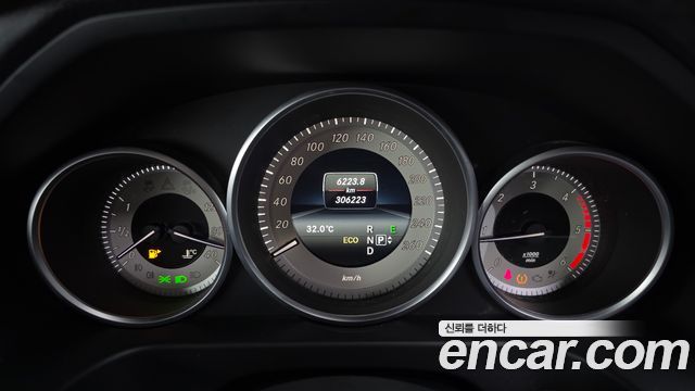 Mercedes-Benz E-Class (W212) E220 Bluetec Avantgarde Sport 2016 — фото 8