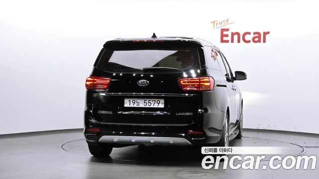 Kia Carnival 7-Seater Limousine President 2019 — фото 4