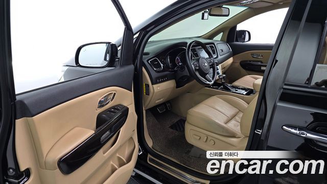 Kia Carnival 7-Seater Limousine President 2019 — фото 10