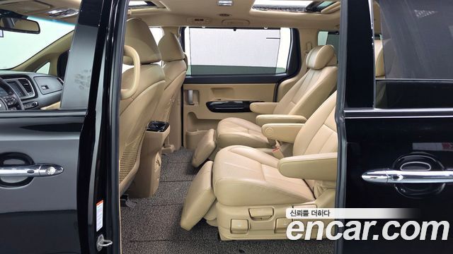 Kia Carnival 7-Seater Limousine President 2019 — фото 11