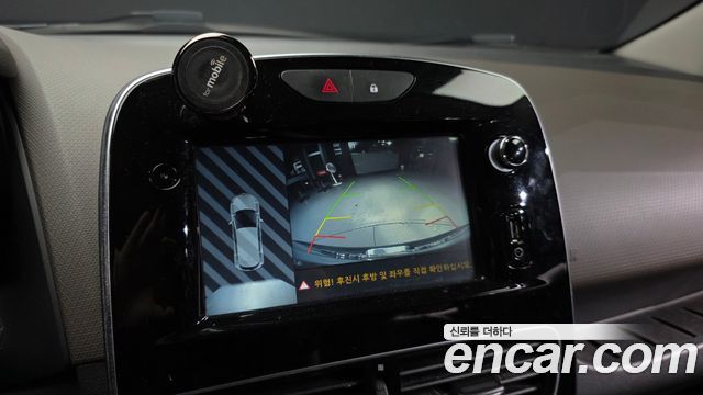 Renault Korea Clio Intens 2018 — фото 15