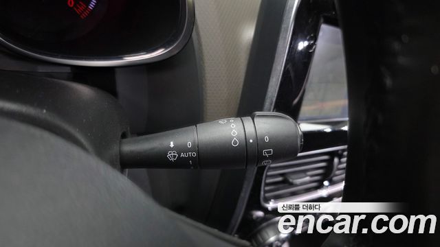 Renault Korea Clio Intens 2018 — фото 17