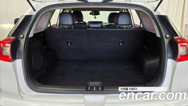 Kia Niro EV Prestige 2020 — фото 24