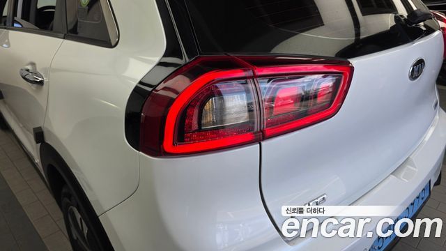 Kia Niro EV Prestige 2020 — фото 29
