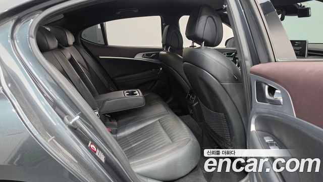 Genesis G70 2.0T Elite 2019 — фото 11