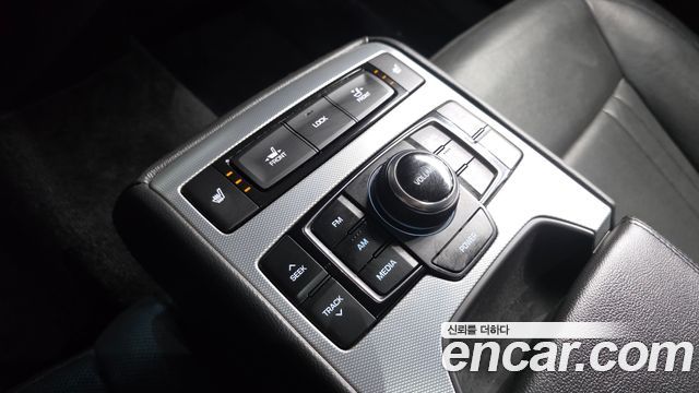 Genesis G80 3.3 GDI AWD Luxury 2017 — фото 18
