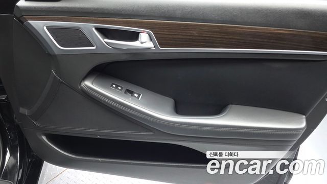 Genesis G80 3.3 GDI AWD Luxury 2017 — фото 24