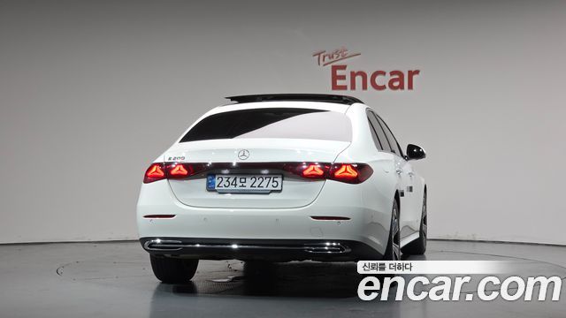 Mercedes-Benz E-Class (W214) E200 Avantgarde 2025 — фото 4