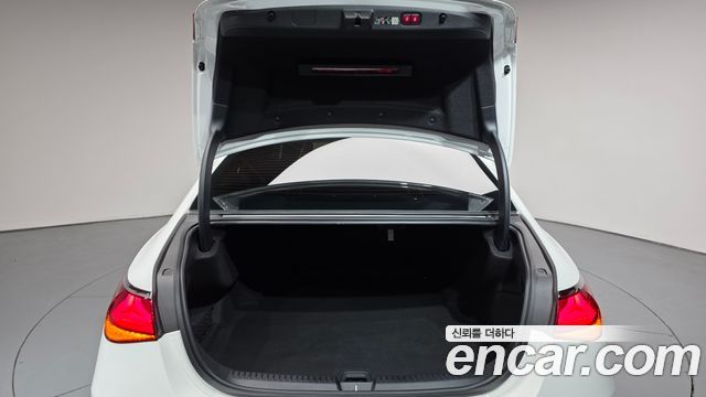 Mercedes-Benz E-Class (W214) E200 Avantgarde 2025 — фото 20