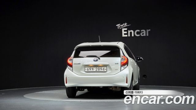 Toyota Prius C 1.5 2019 — фото 4