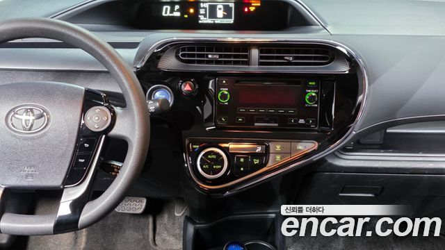 Toyota Prius C 1.5 2019 — фото 14