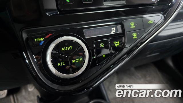 Toyota Prius C 1.5 2019 — фото 16
