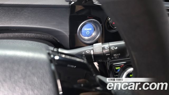 Toyota Prius C 1.5 2019 — фото 29