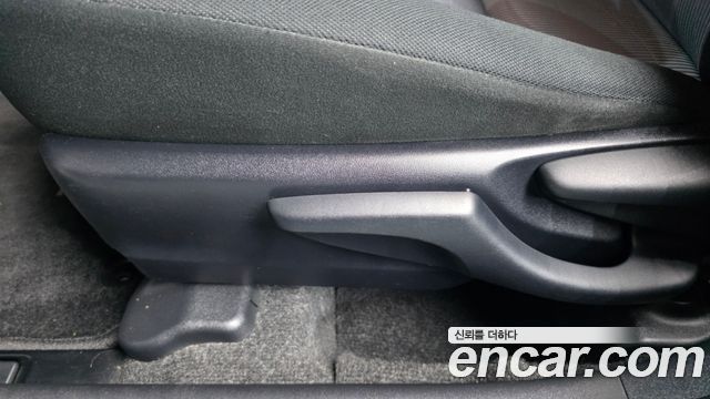 Toyota Prius C 1.5 2019 — фото 31