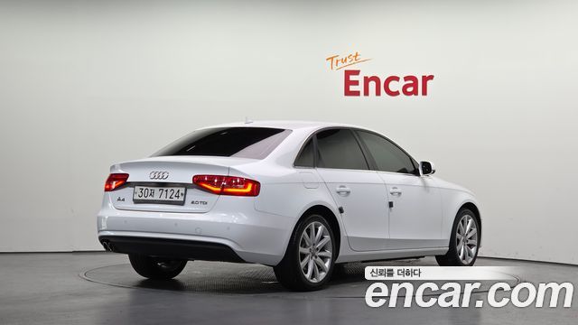 Audi A4 2.0 TDI dynamic B8 2013 — фото 2
