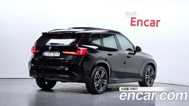BMW X1 (U11) xDrive 20i M Sport 2024 — фото 2
