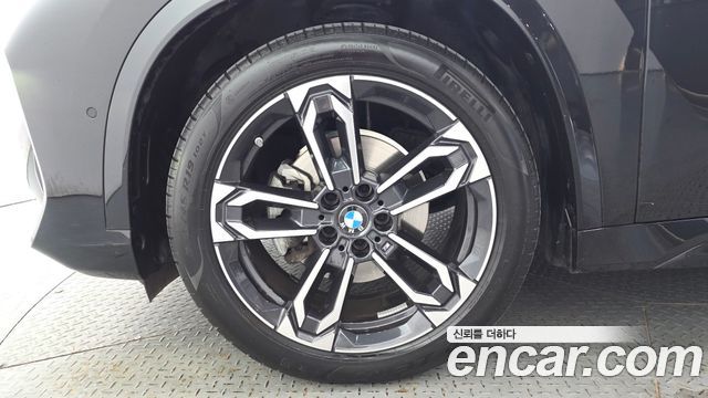 BMW X1 (U11) xDrive 20i M Sport 2024 — фото 5