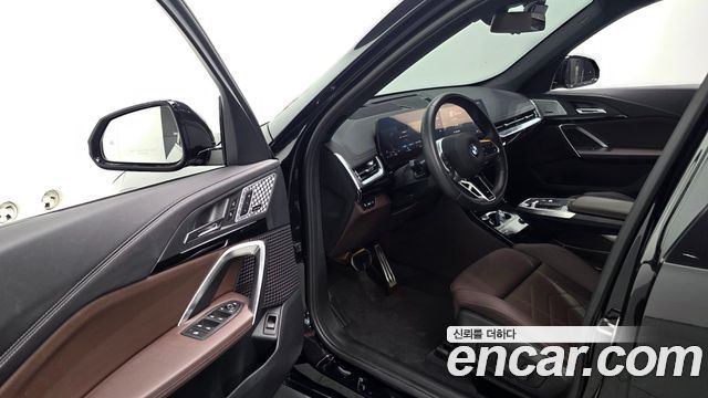 BMW X1 (U11) xDrive 20i M Sport 2024 — фото 11