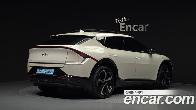 Kia EV6 Long Range Earth 2023 — фото 2