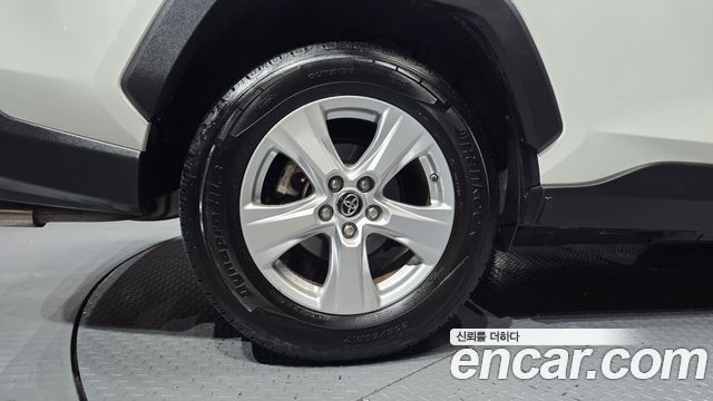 Toyota RAV4 (V) 2.5 2WD 2019 — фото 5