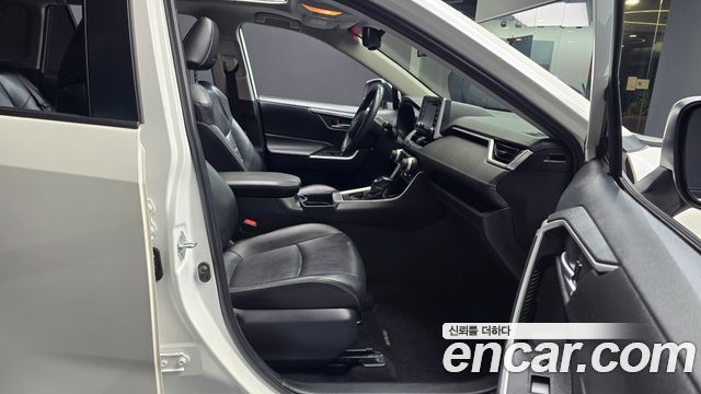 Toyota RAV4 (V) 2.5 2WD 2019 — фото 15