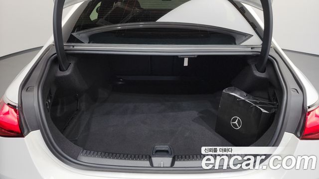 Mercedes-Benz E-Class (W214) E200 Avantgarde 2025 — фото 27
