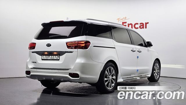 Kia Carnival 9-Seater Noblesse Special 2020 — фото 2