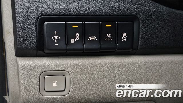 Kia Carnival 9-Seater Noblesse Special 2020 — фото 13