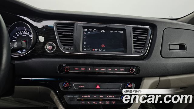Kia Carnival 9-Seater Noblesse Special 2020 — фото 15