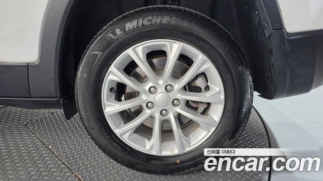 Jeep Cherokee (KL) 2.4 Longitude AWD 2019 — фото 21