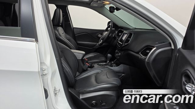 Jeep Cherokee (KL) 2.4 Longitude AWD 2019 — фото 26