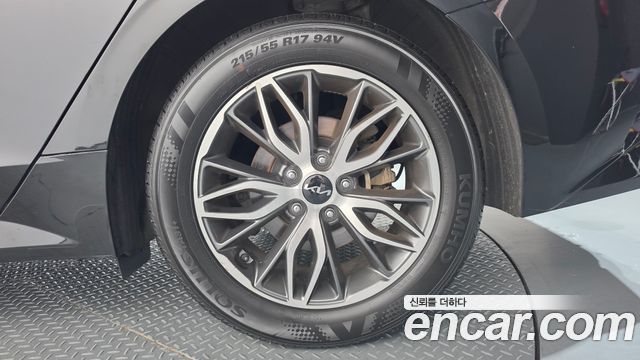 Kia K5 (III) 2.0 Prestige 2022 — фото 21