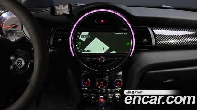 MINI Cooper S Standard Third Generation 2019 — фото 14