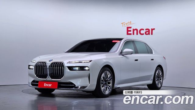 BMW 7 Series (G70) 740i sDrive Design Pure Excellence 2023 — фото 11