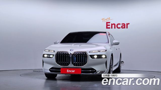 BMW 7 Series (G70) 740i sDrive Design Pure Excellence 2023 — фото 3
