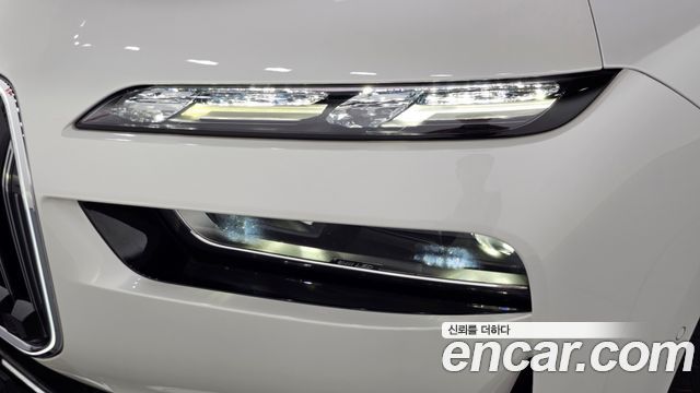 BMW 7 Series (G70) 740i sDrive Design Pure Excellence 2023 — фото 28