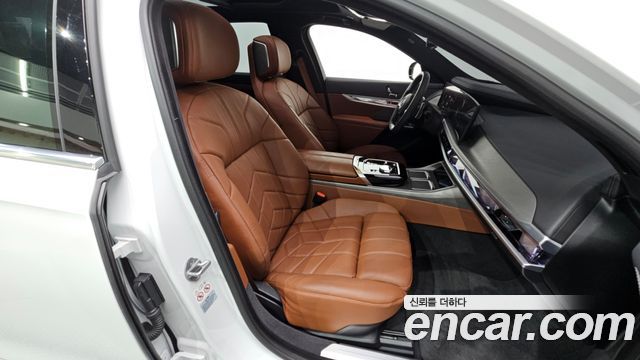 BMW 7 Series (G70) 740i sDrive Design Pure Excellence 2023 — фото 32